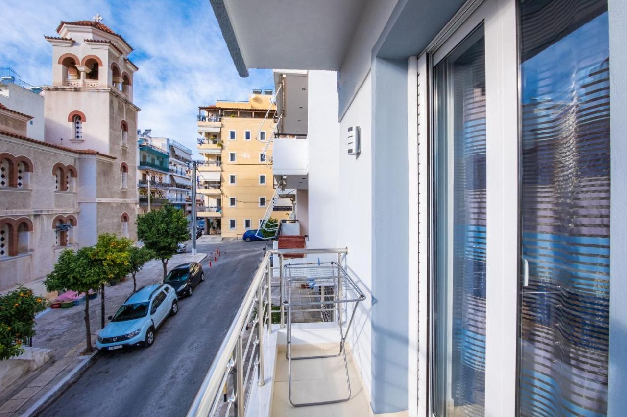 Bright Apartment In Pireus Eksteriør bilde